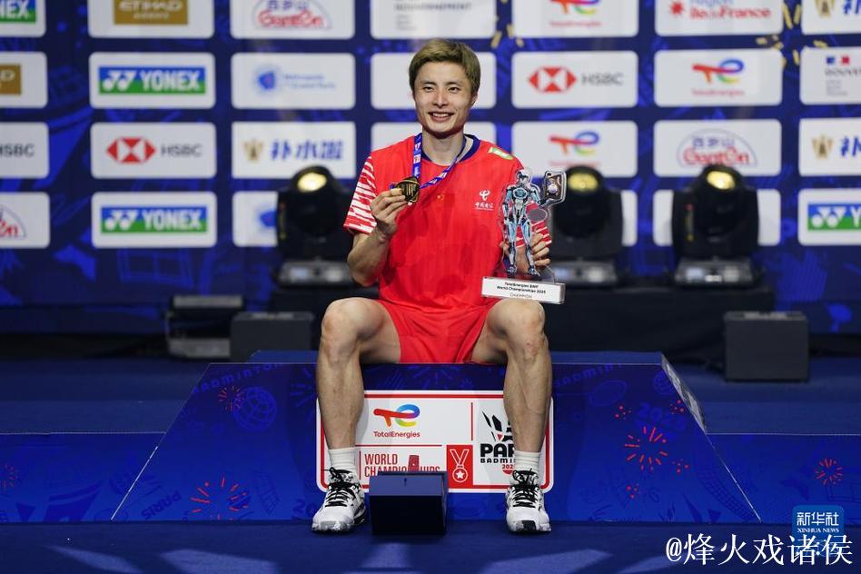 世界羽联年终总决赛 石宇奇0-2小波波夫获男单亚军 世界羽联年终总决赛 石宇奇0-2小波波夫获男单亚军